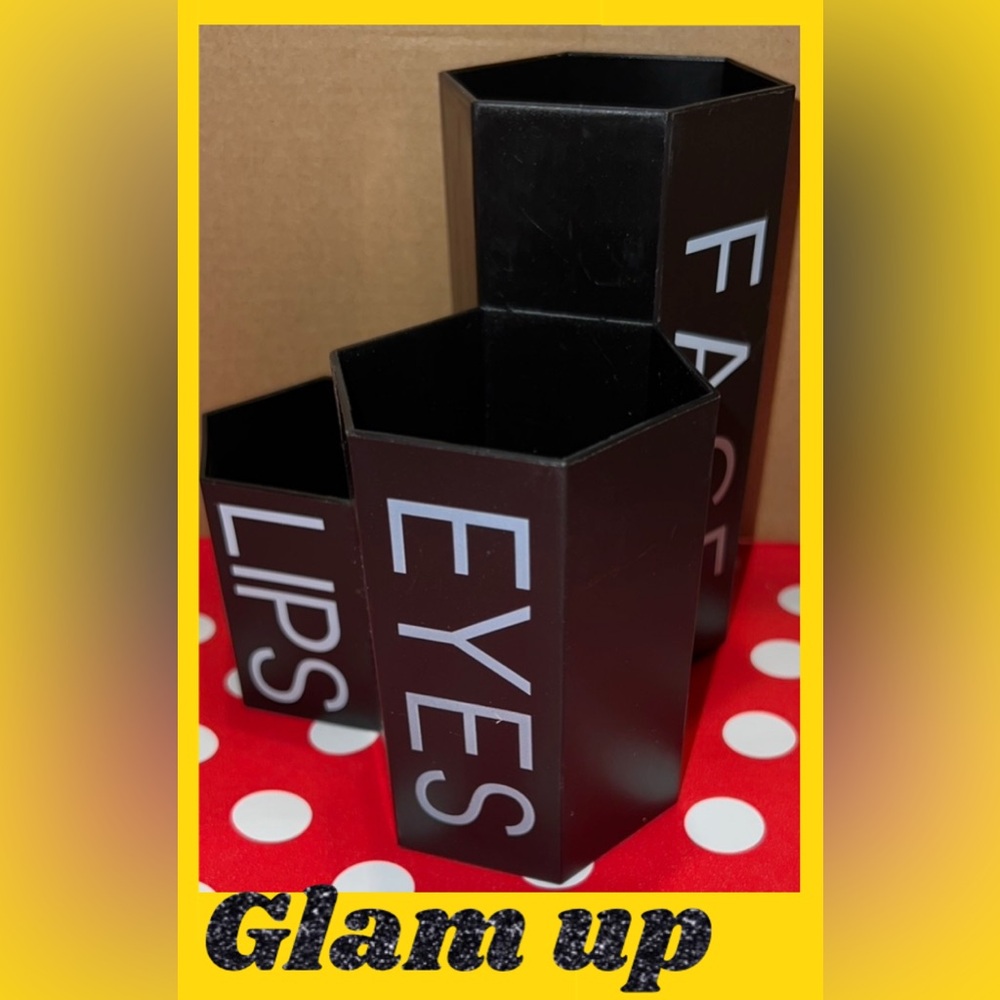 New Black Cosmetics Storage for Eyes, Lips, Face